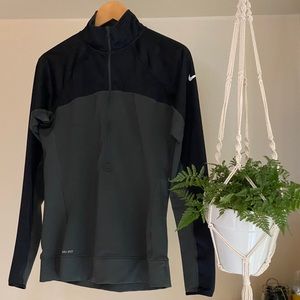 Nike women’s half-zip pullover